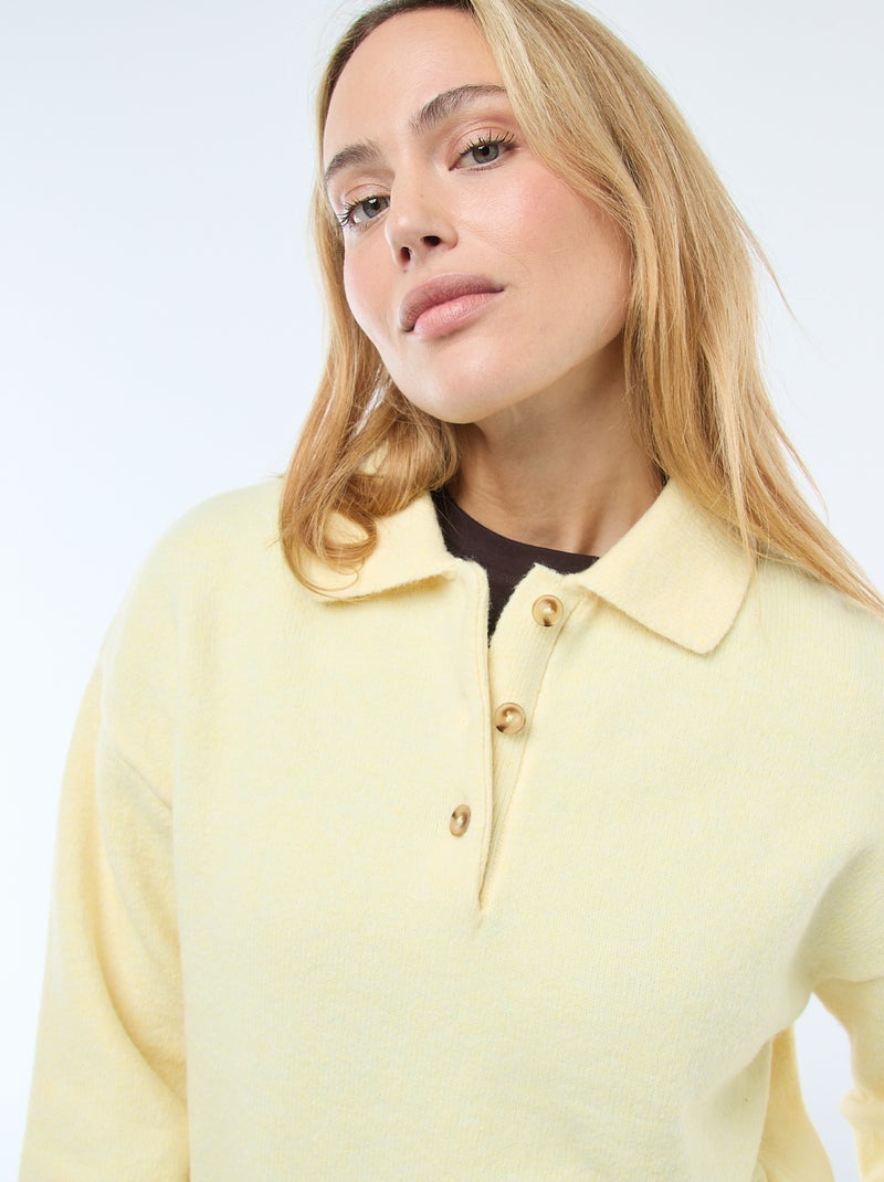 Pull en maille grosse jauge avec un col polo Jaune - Kiabi