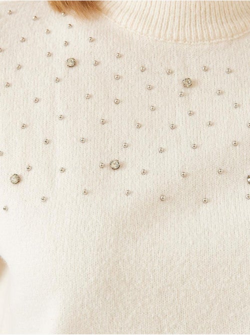 Pull en maille orné de pierres bianco lucci - Kiabi Pull en maille orné de pierres bianco lucci - Kiabi