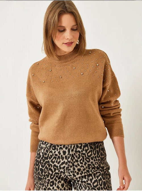Pull en maille orné de pierres bianco lucci - Kiabi Pull en maille orné de pierres bianco lucci - Kiabi