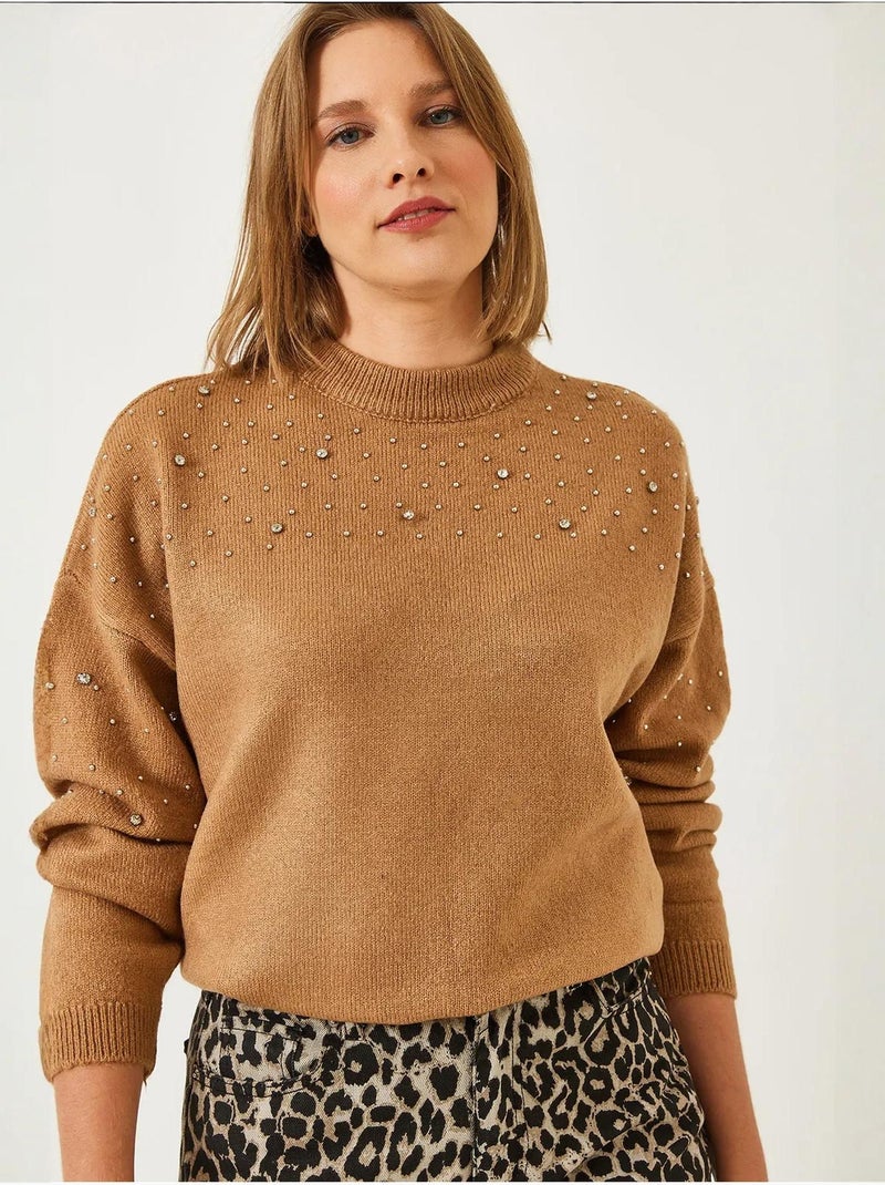 Pull en maille orné de pierres bianco lucci Camel - Kiabi