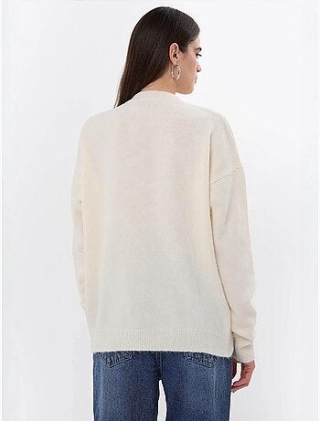 Pull en maille orné de pierres