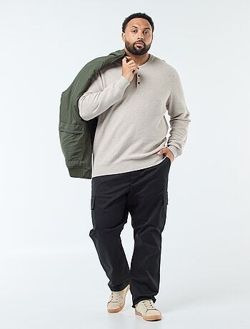 Pull en maille piquée avec col rond boutonné