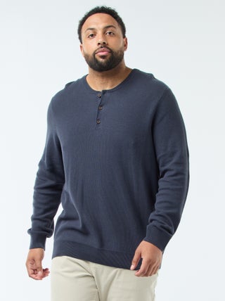 Pull en maille piquée avec col rond boutonné