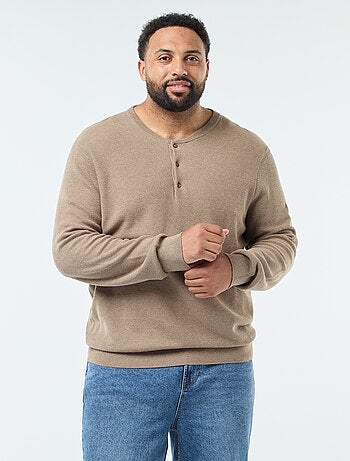 Pull en maille piquée avec col rond boutonné
