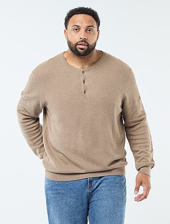 Pull en maille piquée avec col rond boutonné