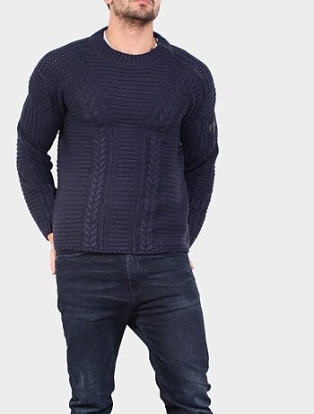Pull en maille torsadée