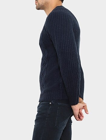 Pull en maille torsadée
