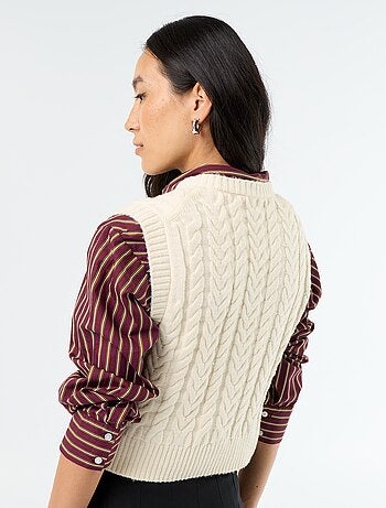Pull en maille torsadée sans manches