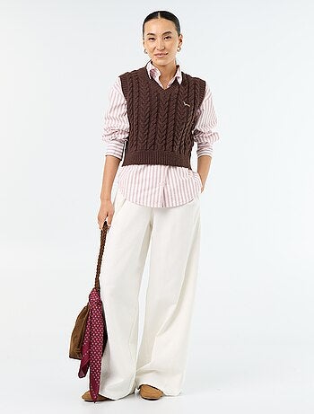 Pull en maille torsadée sans manches