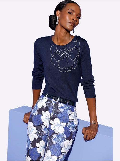 Pull en tricot à motif floral placé et manches longues - Taille standard - Helline - Kiabi Pull en tricot à motif floral placé et manches longues - Taille standard - Helline - Kiabi