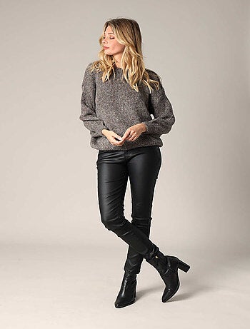 Pull en tricot avec boutons décoratifs 'Deeluxe'