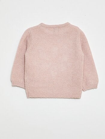 Pull en tricot avec broderie