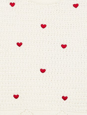 Pull en tricot avec broderies 'cœurs'