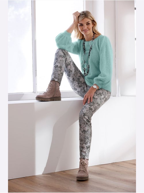 Pull en tricot avec encolure ronde et manches larges à bords-côtes - Taille standard - Helline - Kiabi