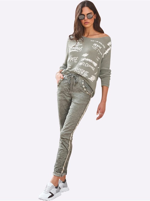 Pull En Tricot Imprimé Feuille Brillant - Taille Standard - Helline - Kiabi Pull En Tricot Imprimé Feuille Brillant - Taille Standard - Helline - Kiabi