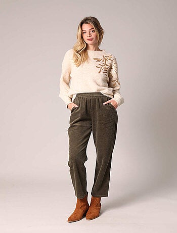 Pull en tricot orné de broderies florales à paillettes 'Deeluxe'