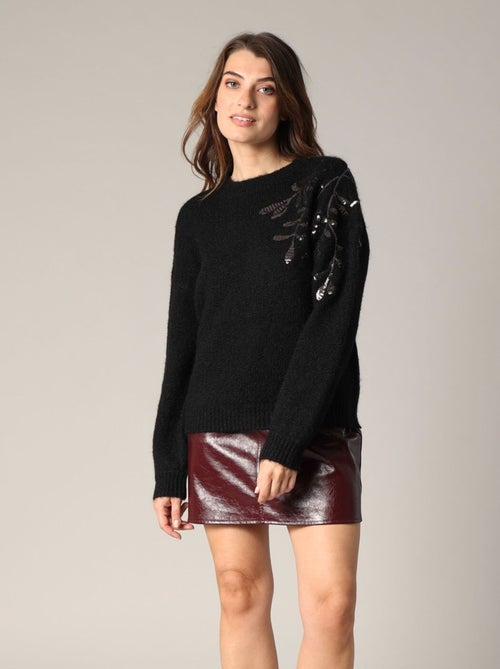 Pull en tricot orné de broderies florales à paillettes 'Deeluxe' - Kiabi