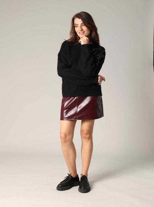 Pull en tricot orné de broderies florales à paillettes 'Deeluxe' - Kiabi