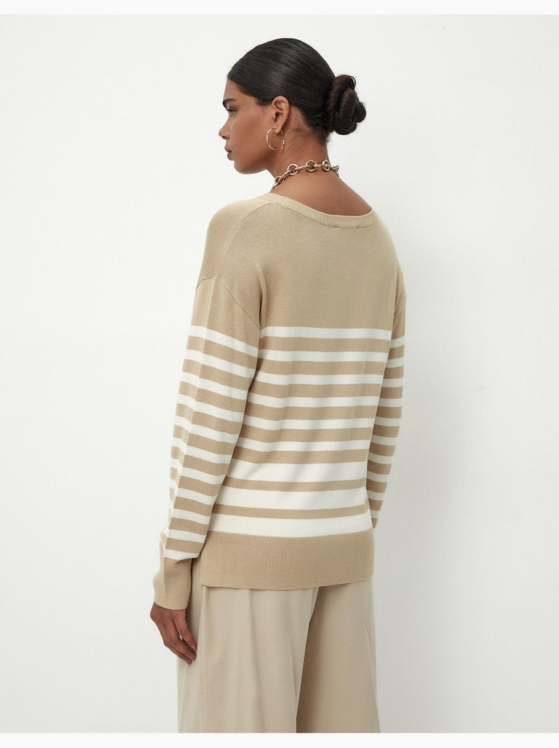 Pull en tricot rayé à col rond Beige - Kiabi
