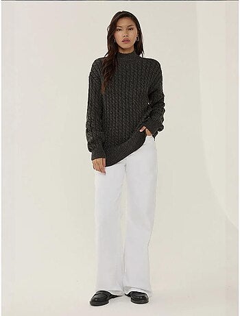 Pull en tricot tressé