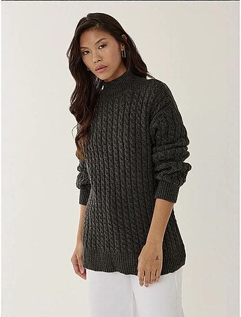 Pull en tricot tressé