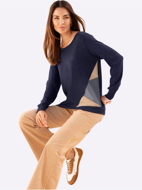 Pull encolure ronde empiècements en imitation cuir - taille standard - helline - Kiabi Pull encolure ronde empiècements en imitation cuir - taille standard - helline - Kiabi