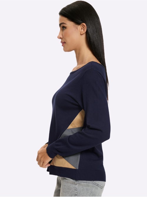 Pull encolure ronde empiècements en imitation cuir - taille standard - helline - Kiabi Pull encolure ronde empiècements en imitation cuir - taille standard - helline - Kiabi