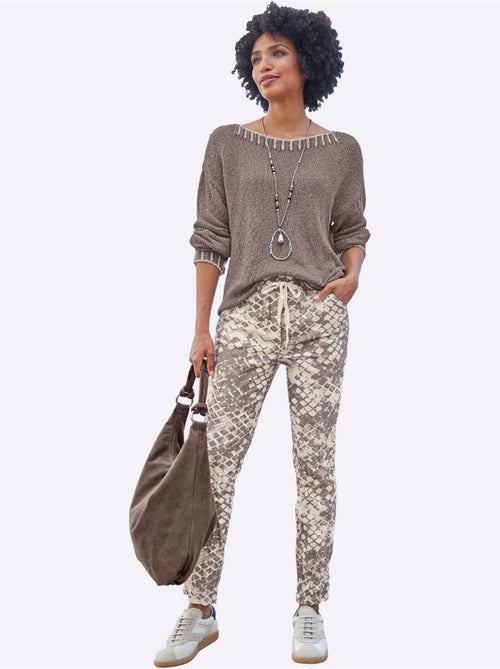 Pull encolure ronde et manches longues en tricot coton doux - taille standard - helline - Kiabi Pull encolure ronde et manches longues en tricot coton doux - taille standard - helline - Kiabi