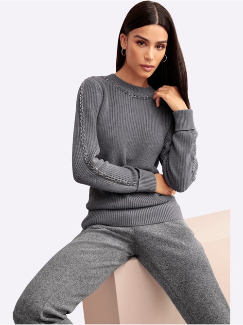 Pull encolure ronde superbes perles fantaisie - taille standard - helline - Kiabi Pull encolure ronde superbes perles fantaisie - taille standard - helline - Kiabi