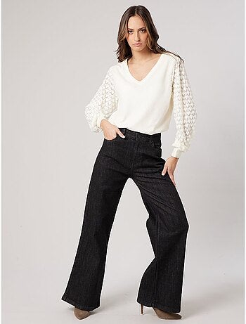 Pull femme col v manches ajourées 'deeluxe'