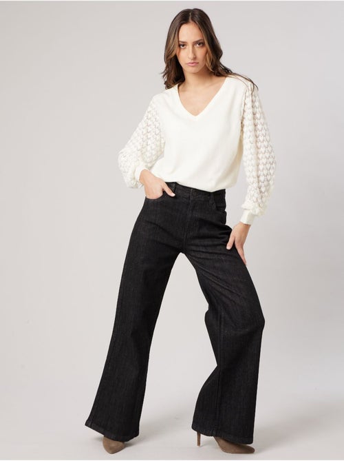 Pull femme col v manches ajourées 'deeluxe' - Kiabi Pull femme col v manches ajourées 'deeluxe' - Kiabi