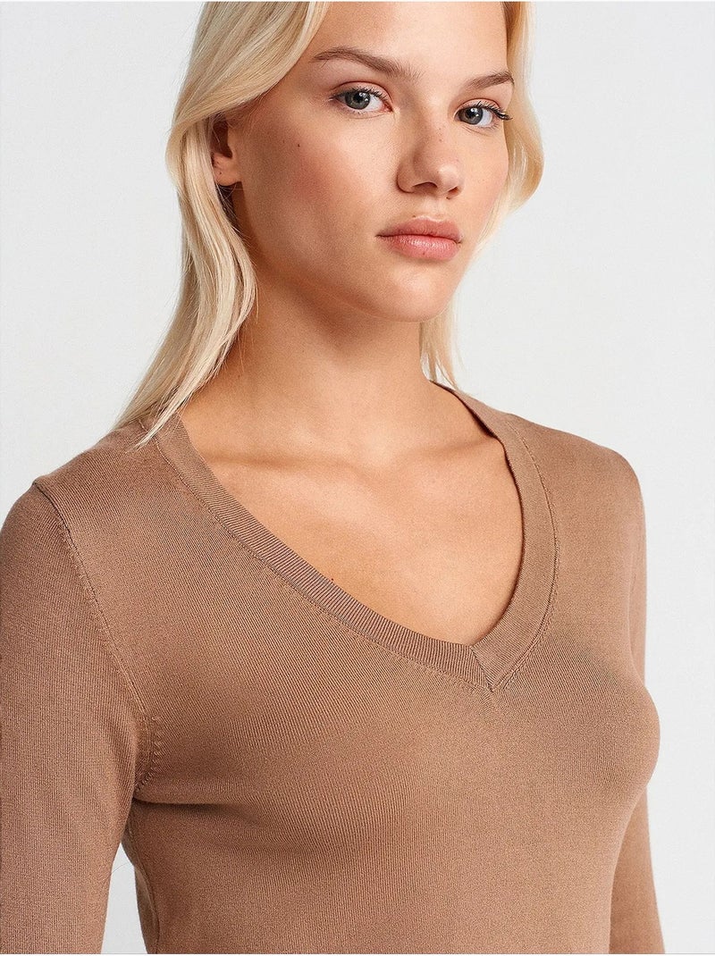 Pull femme en maille à col v avec fente dilvin Camel - Kiabi