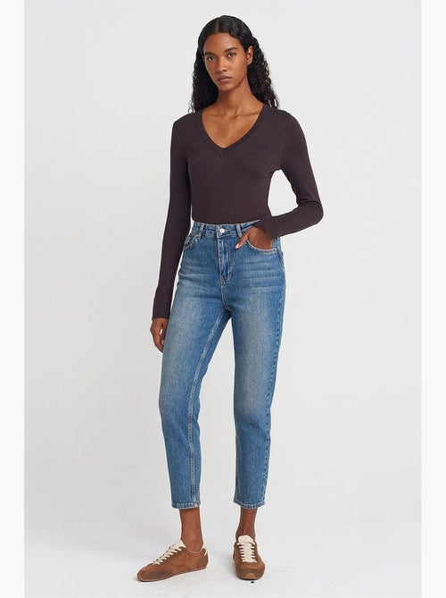Pull femme en maille à col v avec fente dilvin - Kiabi Pull femme en maille à col v avec fente dilvin - Kiabi