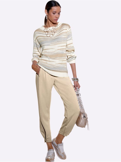 Pull Jacquard Douceur Extrême Et Jolie Brillance - Taille Standard - Helline - Kiabi Pull Jacquard Douceur Extrême Et Jolie Brillance - Taille Standard - Helline - Kiabi