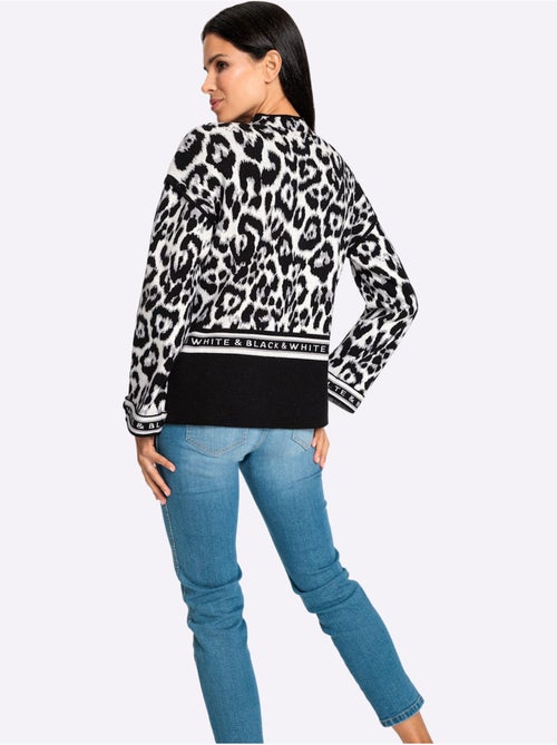 Pull Jacquard Motif Jacquard Original - Taille Standard - Helline - Kiabi Pull Jacquard Motif Jacquard Original - Taille Standard - Helline - Kiabi