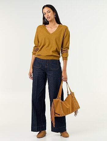 Pull léger à col V