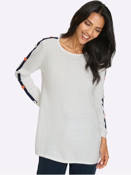 Pull long à col rond avec boutons décoratifs et rayures contrastées - Taille standard - Moda Vilona - Kiabi