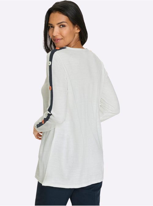 Pull long à col rond avec boutons décoratifs et rayures contrastées - Taille standard - Moda Vilona - Kiabi