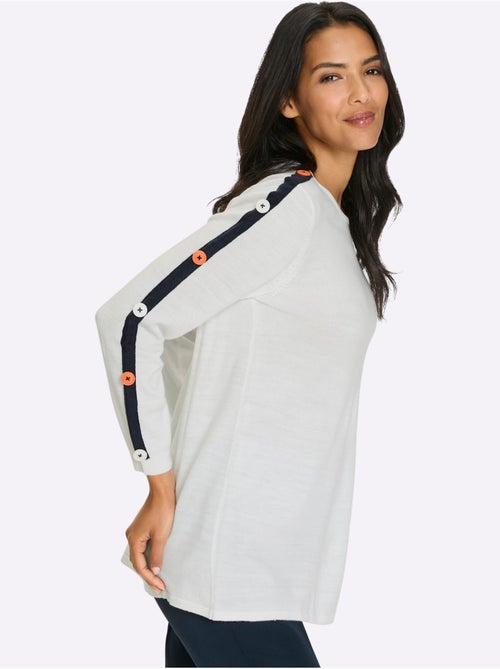 Pull long à col rond avec boutons décoratifs et rayures contrastées - Taille standard - Moda Vilona - Kiabi