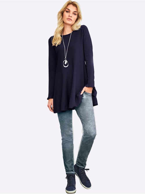 Pull long évasé à encolure ronde et manches longues - Taille standard - Helline - Kiabi Pull long évasé à encolure ronde et manches longues - Taille standard - Helline - Kiabi
