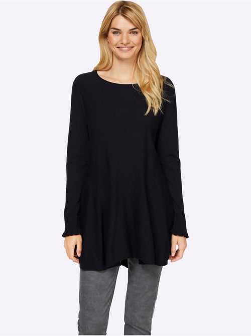 Pull long évasé à encolure ronde et manches longues - Taille standard - Helline - Kiabi Pull long évasé à encolure ronde et manches longues - Taille standard - Helline - Kiabi