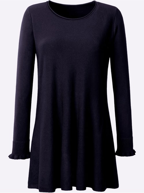 Pull long évasé à encolure ronde et manches longues - Taille standard - Helline - Kiabi Pull long évasé à encolure ronde et manches longues - Taille standard - Helline - Kiabi