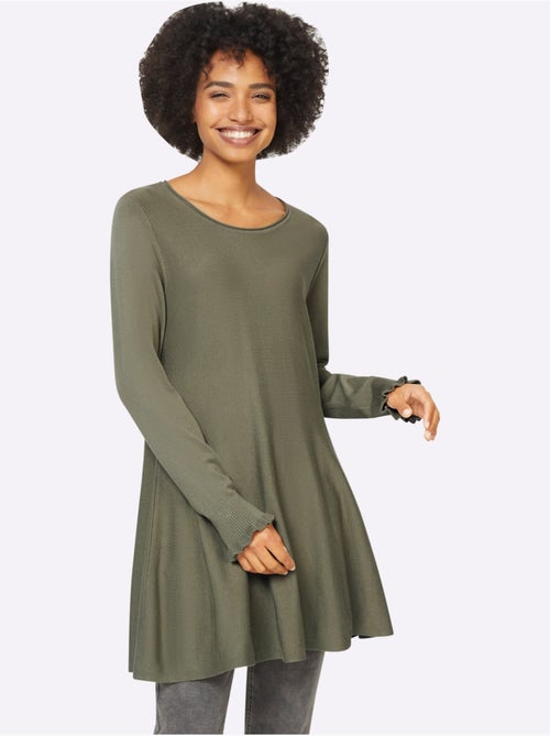 Pull long légèrement évasé en tricot fin avec col rond - taille standard - helline - Kiabi Pull long légèrement évasé en tricot fin avec col rond - taille standard - helline - Kiabi