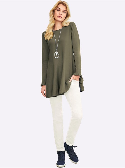 Pull long légèrement évasé en tricot fin avec col rond - taille standard - helline - Kiabi Pull long légèrement évasé en tricot fin avec col rond - taille standard - helline - Kiabi