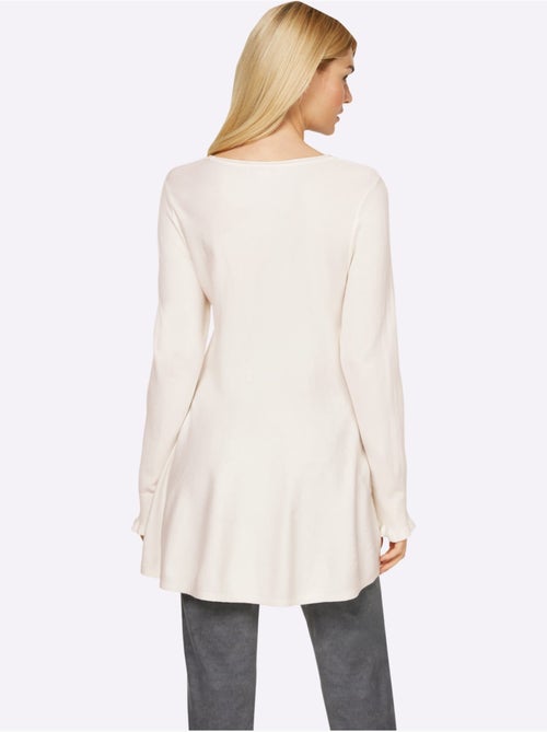 Pull long légèrement évasé encolure ronde et manches longues tricot fin - Taille standard - Helline - Kiabi Pull long légèrement évasé encolure ronde et manches longues tricot fin - Taille standard - Helline - Kiabi