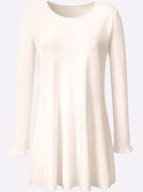 Pull long légèrement évasé encolure ronde et manches longues tricot fin - Taille standard - Helline - Kiabi Pull long légèrement évasé encolure ronde et manches longues tricot fin - Taille standard - Helline - Kiabi