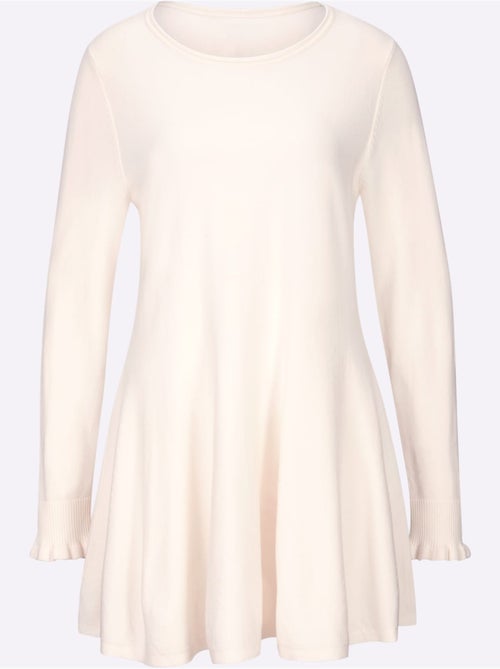 Pull long légèrement évasé encolure ronde et manches longues tricot fin - Taille standard - Helline - Kiabi Pull long légèrement évasé encolure ronde et manches longues tricot fin - Taille standard - Helline - Kiabi