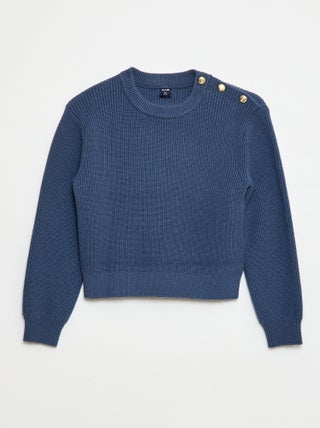 Pull maille côtelée avec épaule boutonnée