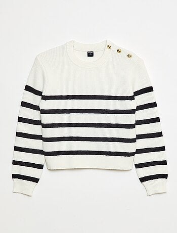 Pull maille côtelée avec épaule boutonnée