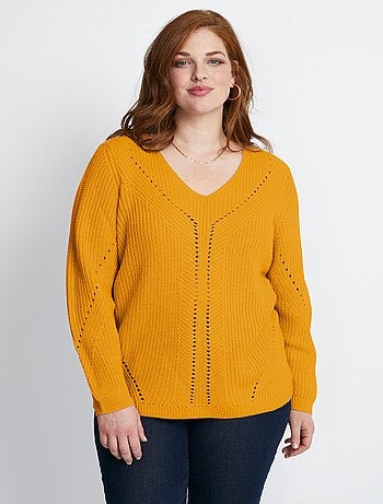 Pull maille perlée et ajourée col V